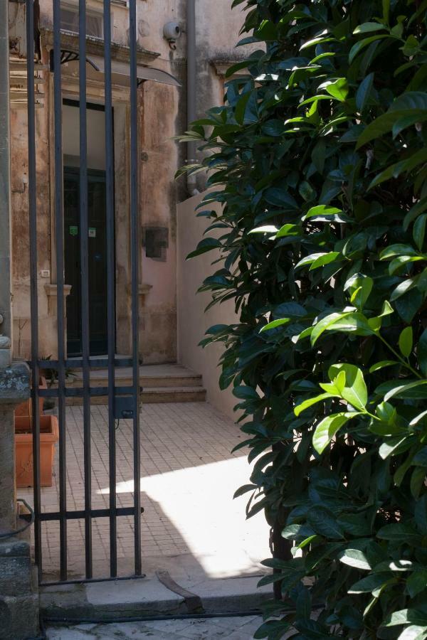 Piazza Libertini Couette-café Lecce